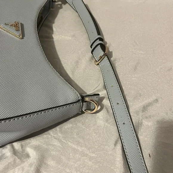 GUESS Light Blue Shoulder Bag with Coin Pouch New Without Tags - Picture 10 of 10